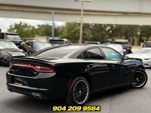 Used 2018 Dodge Charger R/T RWD image 4