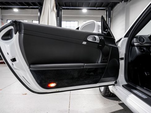 Used 2011 Porsche Cayman S image 22