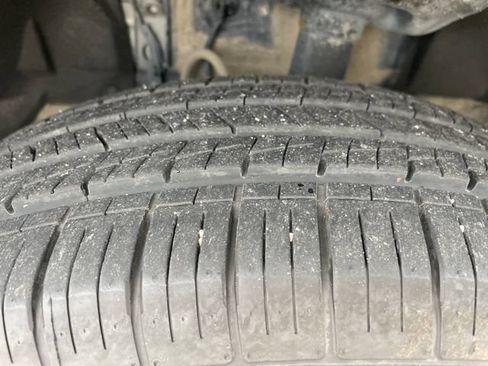 Used 2024 Toyota RAV4 LE AWD/4WD image 30