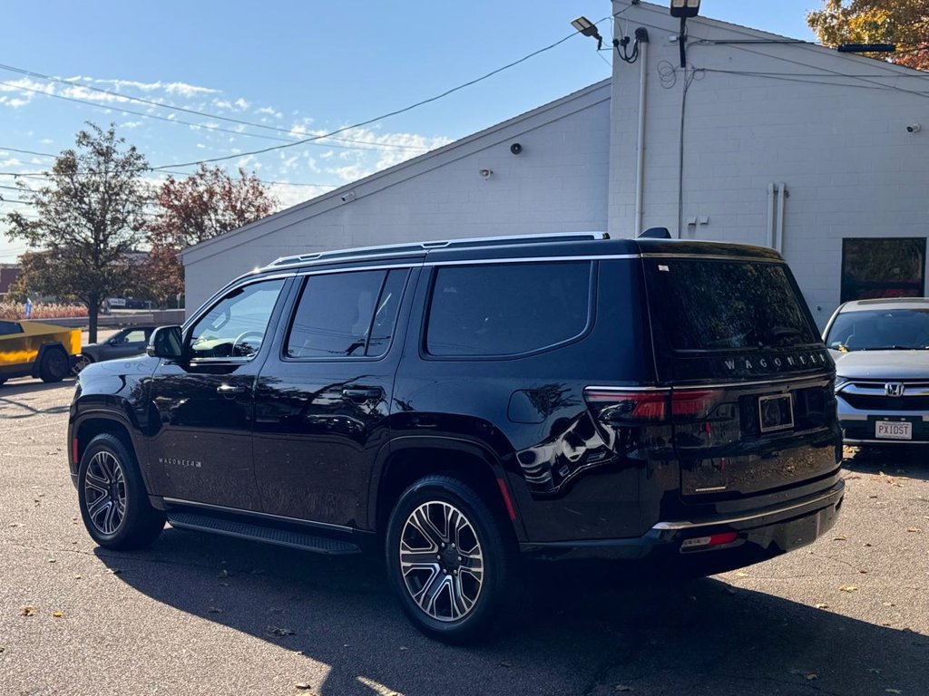 Used 2023 Jeep Wagoneer 4WD w/ Premium Group I image 4