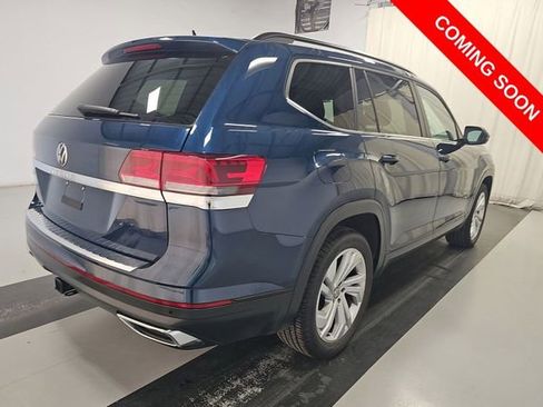 Used 2023 Volkswagen Atlas SE w/ Panoramic Sunroof Package FWD image 2