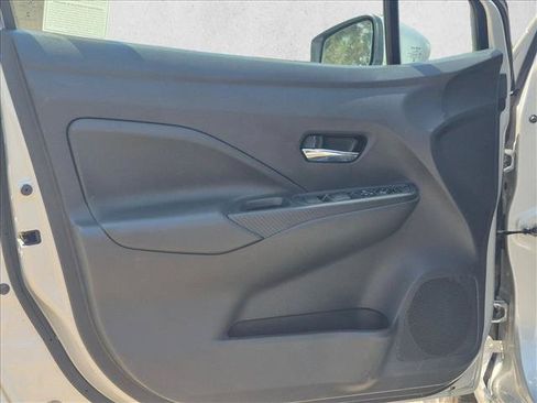 Used 2025 Nissan Versa SV FWD image 11