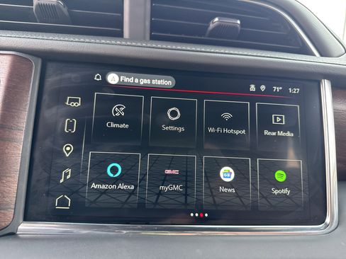 Used 2024 GMC Yukon Denali Ultimate AWD/4WD image 24