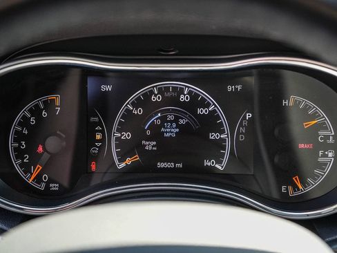 Used 2020 Jeep Grand Cherokee Altitude AWD/4WD image 23