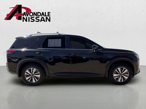Used 2022 Nissan Pathfinder SL FWD image 5