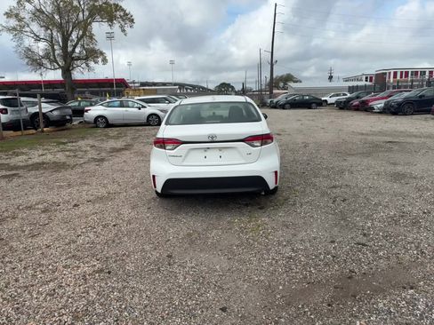 Used 2025 Toyota Corolla LE image 13