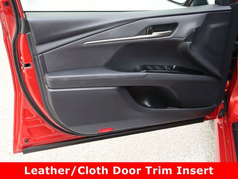 Used 2025 Toyota Camry SE w/ Convenience Package image 12