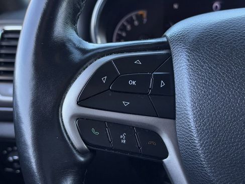 Used 2019 Jeep Grand Cherokee Altitude image 16