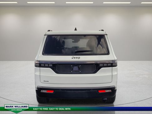 Used 2026 Jeep Grand Wagoneer Limited AWD/4WD image 5