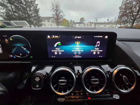 Used 2023 Mercedes-Benz GLA 250 4MATIC image 15