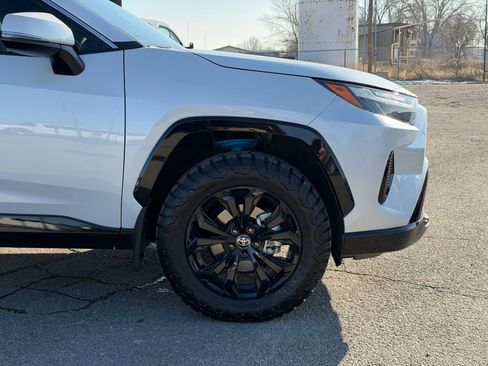 Used 2025 Toyota RAV4 SE image 4