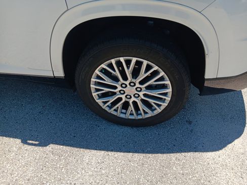 Used 2024 GMC Acadia Denali w/ LPO, Floor Liner Package FWD image 4