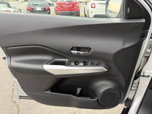 Used 2019 Nissan Kicks SR w/ SR Premium Package image 22