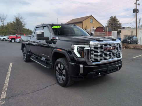 Used 2024 GMC Sierra 2500 Denali w/ Denali Reserve Package image 3