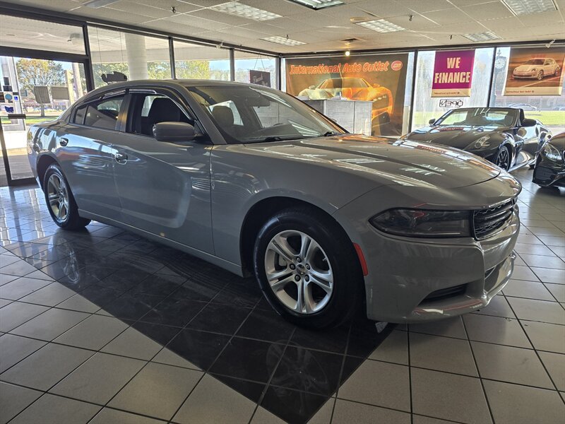 Used 2022 Dodge Charger SXT RWD image 5