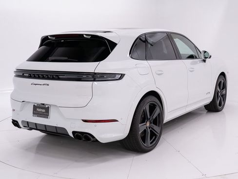 Used 2026 Porsche Cayenne GTS AWD/4WD image 5
