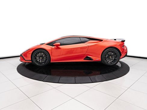Used 2023 Lamborghini Huracan Tecnica image 5