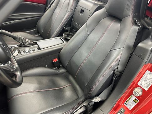 Used 2019 MAZDA MX-5 Miata RF Grand Touring RWD image 5
