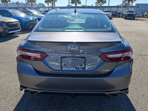 Used 2018 Toyota Camry XSE image 5