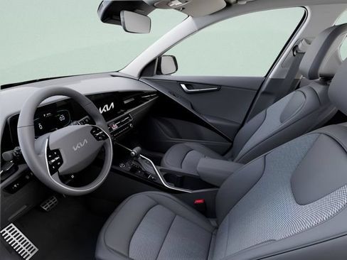 New 2025 Kia Niro EX Touring FWD image 18