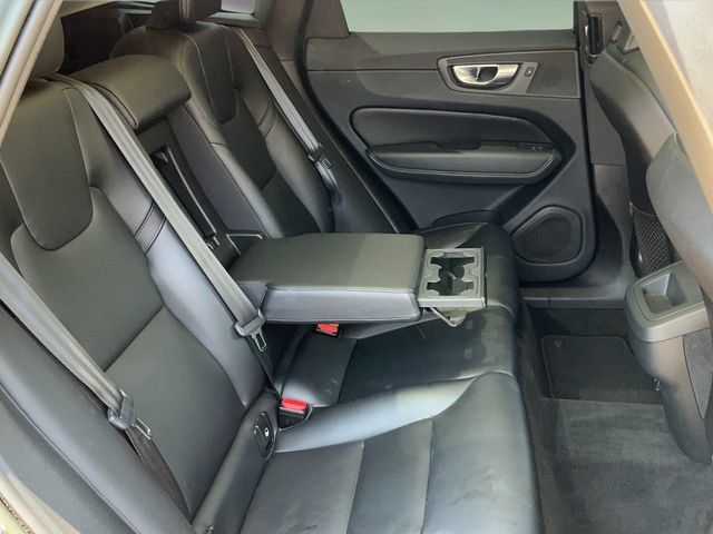 Used 2023 Volvo XC60 B5 Core AWD/4WD image 19