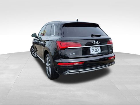 Used 2021 Audi Q5 2.0T Premium w/ Convenience Package AWD/4WD image 4