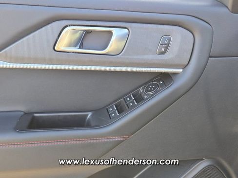 Used 2025 Ford Explorer ST-Line w/ ST-Line Street Pack AWD/4WD image 21