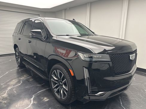 Used 2021 Cadillac Escalade Sport w/ LPO, Illumination Package image 2