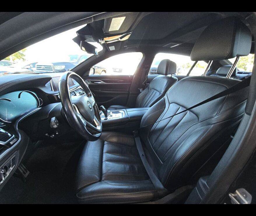 Used 2019 BMW 740i xDrive w/ M Sport Package AWD/4WD image 3