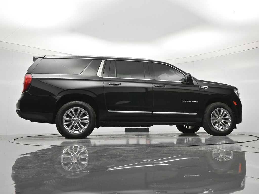 Used 2023 GMC Yukon XL SLT w/ SLT Luxury Package AWD/4WD image 42