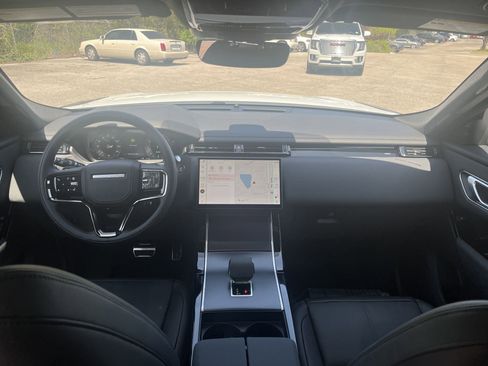 New 2026 Land Rover Range Rover Velar Dynamic SE image 13