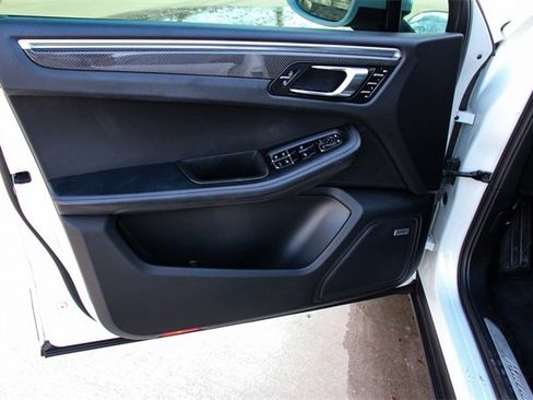 Used 2020 Porsche Macan S image 12