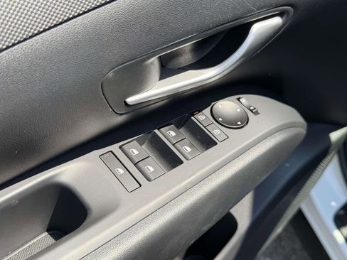 Used 2025 Hyundai Tucson SE AWD/4WD image 18