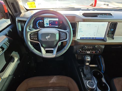Used 2023 Ford Bronco Outer Banks image 8