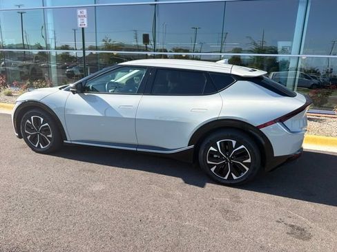 Used 2022 Kia EV6 Wind w/ Wind Technology Package AWD/4WD image 19