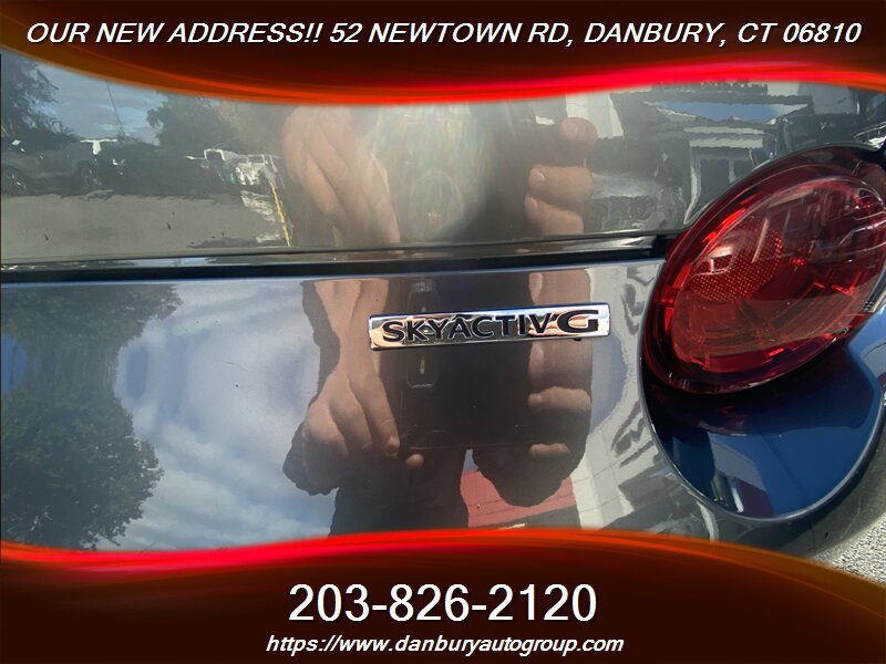 Used 2021 MAZDA MX-5 Miata Club RWD image 9