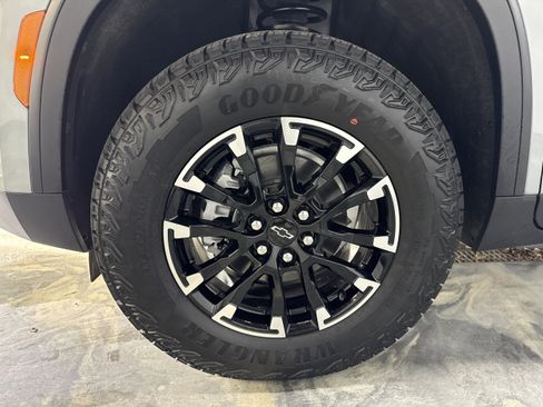 Used 2026 Chevrolet Traverse Z71 image 30