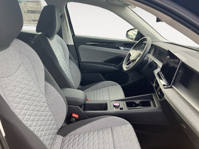 Certified 2025 Volkswagen Tiguan S AWD/4WD image 15