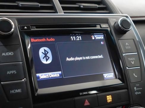 Used 2017 Toyota Camry XSE image 26