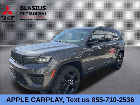 Used 2023 Jeep Grand Cherokee Altitude AWD/4WD image 16