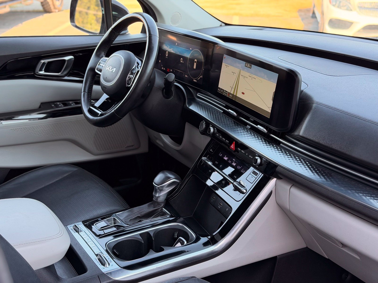 Used 2022 Kia Carnival SX Prestige FWD image 42