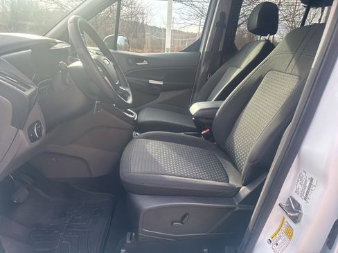 Used 2019 Ford Transit Connect XLT w/ Trailer Tow Package image 17