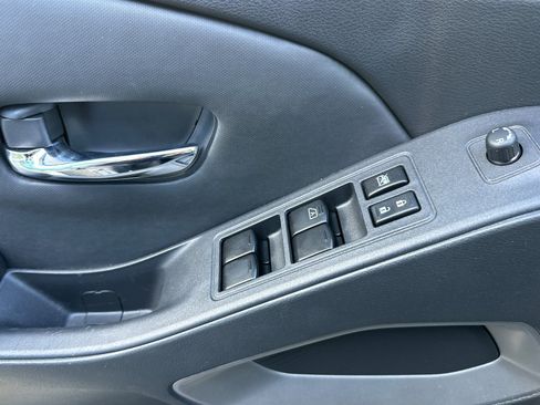 Used 2023 Nissan Frontier SV w/ Tow Package image 8