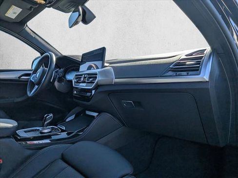 Used 2025 BMW X4 xDrive30i image 22