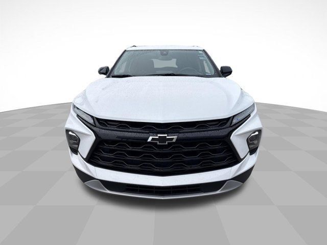 Certified 2024 Chevrolet Blazer LT w/ Midnight/Sport Edition FWD image 2