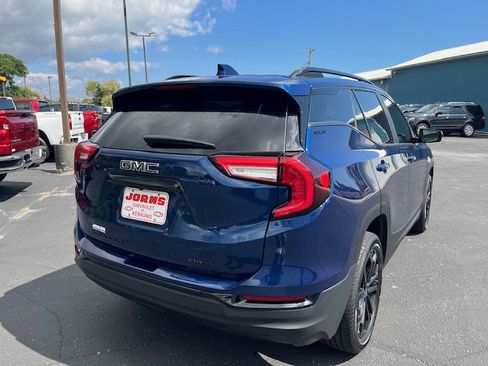 Used 2022 GMC Terrain SLE w/ Driver Convenience Package image 8