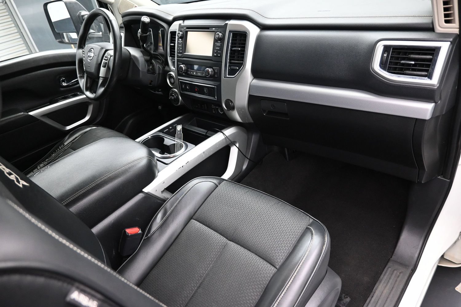 Used 2018 Nissan Titan PRO-4X w/ Pro-4x Utility Package AWD/4WD image 38