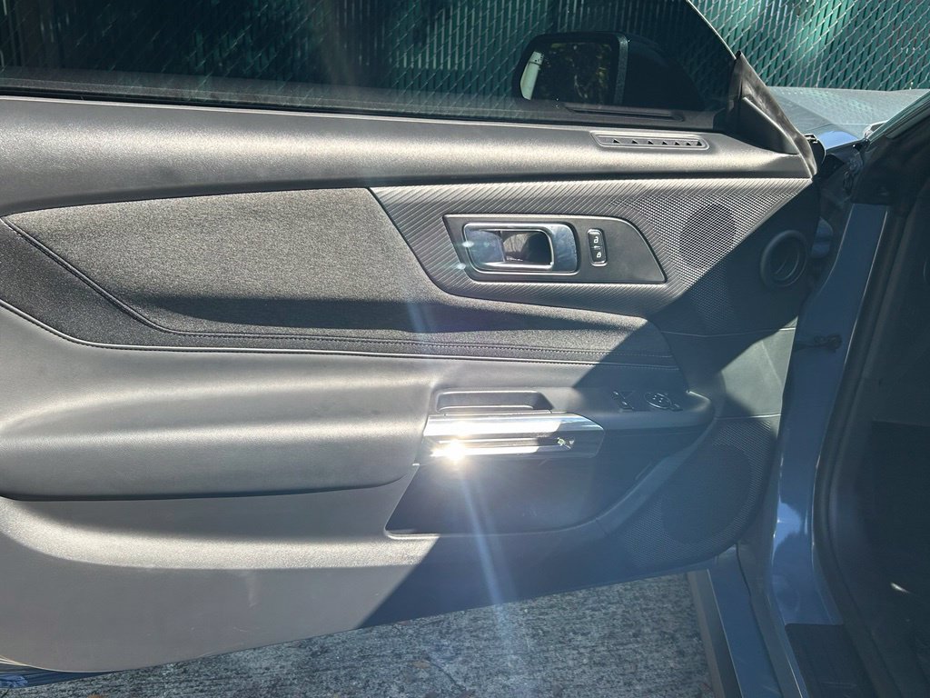 Used 2025 Ford Mustang Coupe RWD image 15