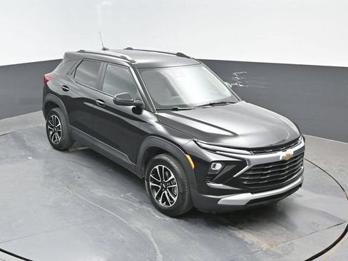 Used 2025 Chevrolet TrailBlazer LT AWD/4WD image 17
