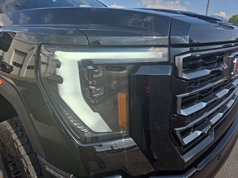 Used 2024 GMC Sierra 2500 AT4 w/ AT4 Preferred Package image 33